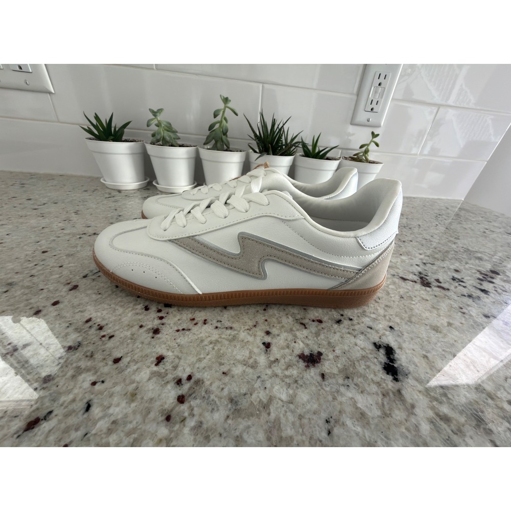 Project Cloud White Sneakers – Size 7 (EU 39.5)